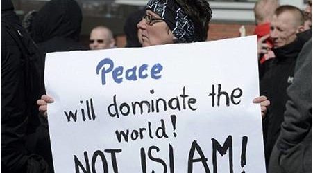 آيسلندا: المجتمع يدعم المسلمين في التصدي لممارسات اليمين المتطرف