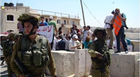 الاحتلال يمنع زيارة أسرى الخليل في سجن ”عوفر”