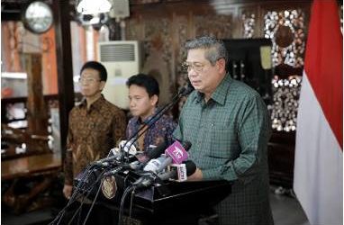 الرئيس الإندونيسي يطالب بالضغط على السيسي جراء عرقلة توزيع المساعدات على غزة