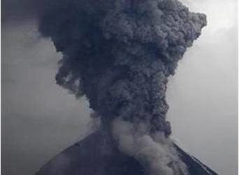 لقطة نادرة لانفجار بركاني تجذب نحو 10 ملايين مشاهد