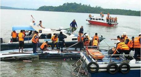إندونيسيا : 17 اقتيلا و20 مفقوداً في غرق سفينة في اندونيسيا