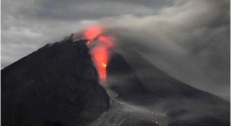 بركان “سينابونغ” بأندونيسيا يشل الحياة في القرى القريبة
