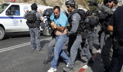 قوّات الاحتلال تعتقل 5 مواطنين بالضفة