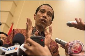 إندونيسيا: الرئيس” جوكو ويدودو” يصل إلى ميناء ميراك لبدء زيارة سومطرة