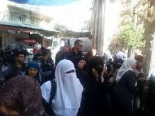 شرطة الاحتلال تمنع عشرات النساء من دخول المسجد الأقصى المبارك