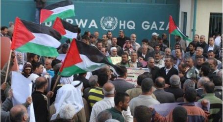 فلسطينييون يتظاهرون بغزة احتجاجا على قرار الاونروا وقف المساعدات