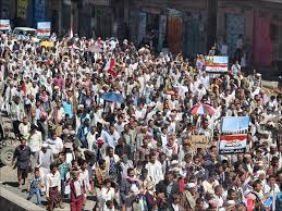 قتيل و11 مصاباً إثر إطلاق حوثيين الرصاص على تظاهرات رافضة لهم وسط اليمن