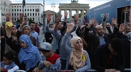مصريون يستقبلون السيسي باحتجاجات في العاصمة الألمانية برلين
