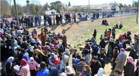 قرابة 1000 سوري يلجؤون إلى تركيا هرباً من الاشتباكات في “رأس العين”