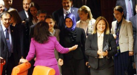 المعارضة التركية تصف دخول الحجاب للبرلمان بـ”زي الانتقام”