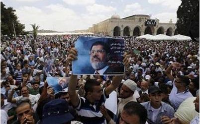 ساحات الأقصى تشهد تظاهرات مؤيدة لمرسي