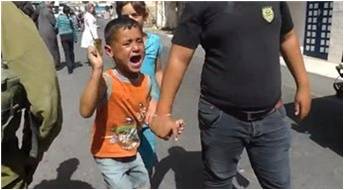 قوات الاحتلال تعتقل طفلاً فلسطينياً يبلغ 8 أعوام