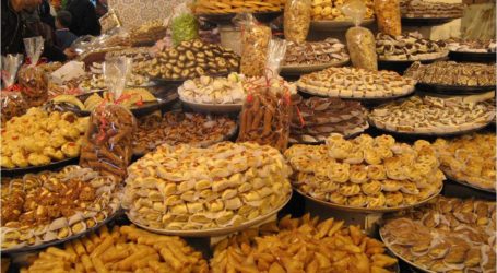 المغاربة يستقبلون العيد بتشكيلة من الحلويات التقليدية