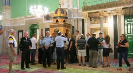 الاحتلال يغلق المسجد الإبراهيمي أمام المسلمين ويفتحه لليهود