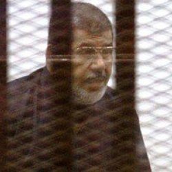 “مرسي” يلمّح محاولة اغتياله داخل السجن
