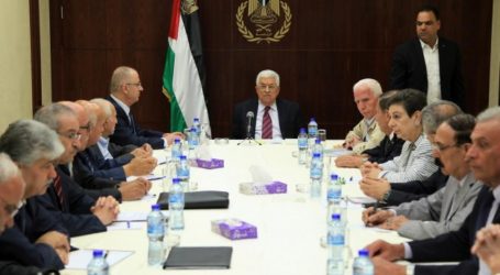 عباس وتسعة من تنفيذية منظمة التحرير يستقيلون لانتخاب لجنة جديدة