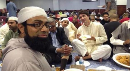 رئيس الوزراء الكندي الجديد يشارك المسلمين طعامهم في احد مساجد كندا