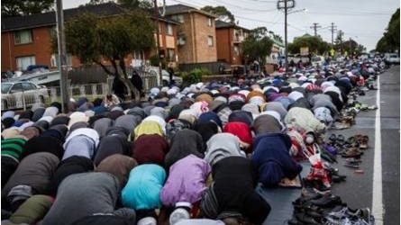 جماعات أسترالية تستعد للتظاهر أمام المساجد