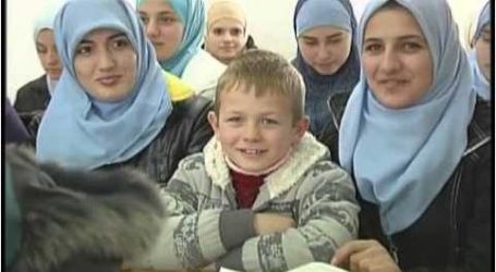 ألبانيا: المدرسة الشرعية في تيرانا توزع مساعدات على المحتاجين