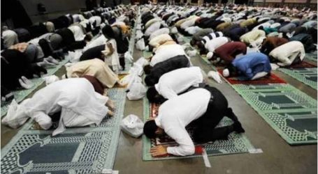 استقالة 53 مسلمًا من مصنع أميركي منعهم من أداء الصلاة