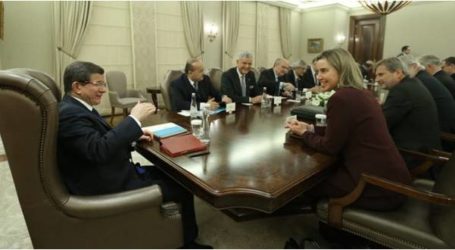 داود أوغلو يرفض مشاركة “الاتحاد الديمقراطي” في المفاوضات السورية