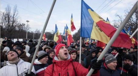 آلاف المتظاهرين يطالبون الحكومة بالاستقالة في مولدوفا