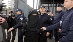 منظمات دولية تدعو لوقف ” إرهاب” المسلمين في فرنسا