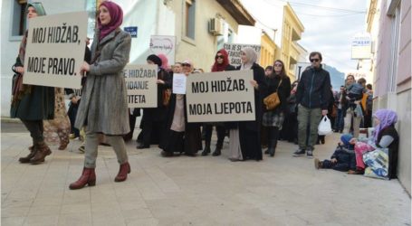 احتجاجات في البوسنة ضد حظر الحجاب على موظفات القضاء