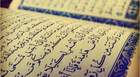 تحريم كتابة القرآن وتلاوته بغير حروف عربية