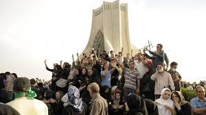 هل يصنع الشباب الإيراني الثورة ضد نظام الملالي؟