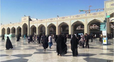 إيران تحرم 400 عائلة سنية من مسجدهم الوحيد في مشهد