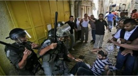 اعتداء وحشي من جنود الاحتلال على المعتكفين في الأقصى