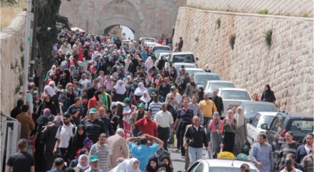“مسيرة البيارق” للصلاة بالأقصى تتحدى سلطات الاحتلال في رمضان