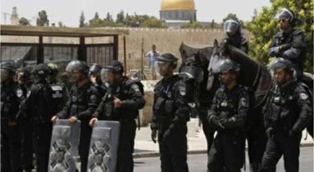 إسرائيل تمنع مئات الفلسطينيين من دخول القدس