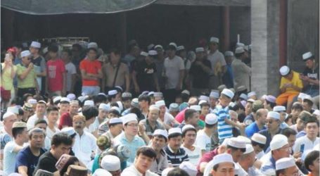 آلاف المسلمين في الصين يؤدون صلاة العيد بمسجد نيوجيه