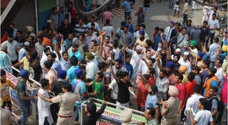 بسبب الآذان ..عصابات هندوسية تصيب 20 مسلما بالرصاص داخل أحد مصليات الجمعة