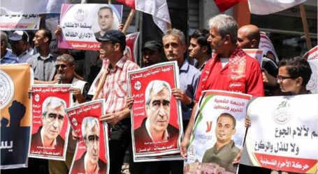 فلسطينيون في غزة يعتصمون دعماً للمعتقلين المضربين عن الطعام بسجون إسرائيل
