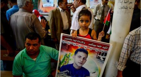 وقفة في غزة تضامناً مع المعتقلين المضربين عن الطعام في السجون الإسرائيلية