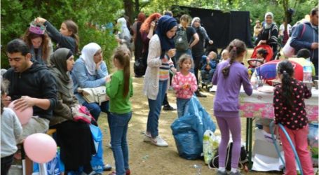 المجر تعامل اللاجئين “كحيوانات برية” ودعوات لطردها من الأوروبي