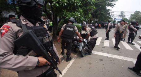 مسلح “داعشي” بسكين يطعن 3 شرطيين في إندونسيا
