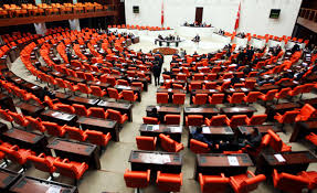 البرلمان التركي يوافق على تمديد حالة الطوارئ في البلاد 3 أشهر إضافية