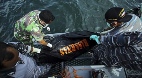 15 شخصا قي عداد المفقودين جراء اصطدام سفينة شحن فيتنامية بقارب أندونيسي