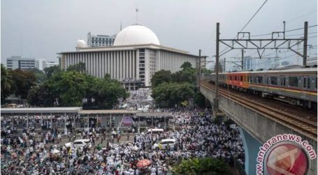 إندونيسيا: آلاف المسلمين في مسيرة سلمية ضخمة بشوارع جاكرتا