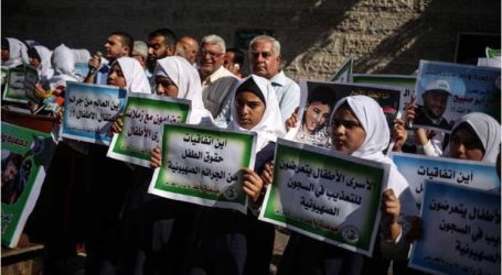 وقفة في غزة تضامناً مع المعتقلين في السجون الإسرائيلية