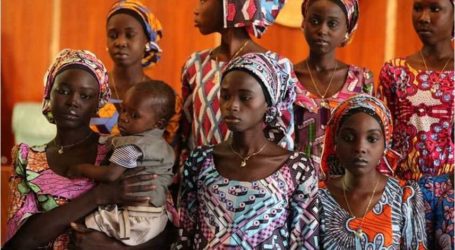 إطلاق سراح 21 فتاة جديدة اختطفتهنّ “بوكو حرام” قبل عامين(الرئاسة النيجيرية) في بلدة تشيبوك بولاية بورنو شمال شرقي البلاد.