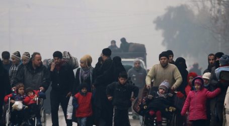 البرد يقتل طفلين بريف حلب ويفاقم أوضاع المهجرين