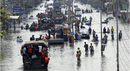 تايلاند تحشد مواردها لمساعدة 700 ألف حاصرتهم الفيضانات