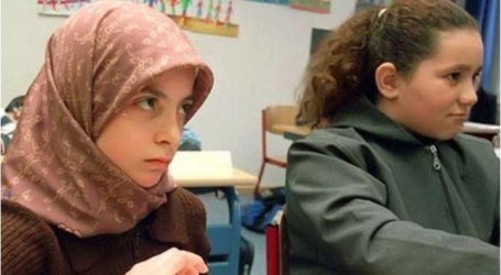 استطلاع: نصف الروس مع إلغاء ”حظر الحجاب” في المدارس