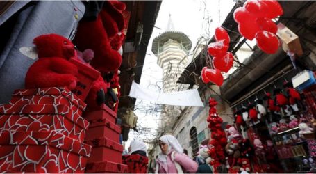 طلاب جاوة الغربية لا يسمح لهم  بالاحتفال بيوم عيد الحب
