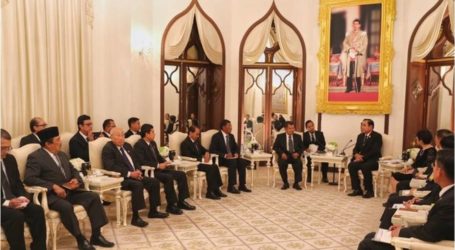 يوسف كالا ورئيس الوزراء التايلاندى في لقاء من أجل تعزيز العلاقات الثنائية بين البلدين